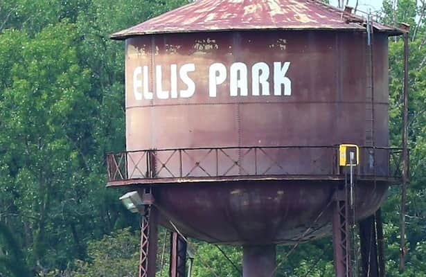 Report: Foul play isn't suspected in 2 deaths at Ellis Park