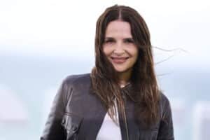 Juliette Binoche Shocks With Bold Red Carpet Look, Breaks Glamour Rules!