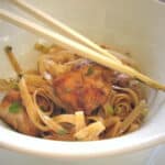 Delicious Chicken and Soy Sauce Rice Noodles Recipe!