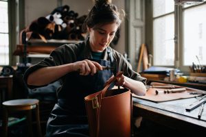 Over 400 Bags Tested in 6 Years: This One Offers the Best Value, Says Leather Expert