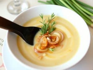 Easy French Onion Soup with Dry White Wine Recipe!